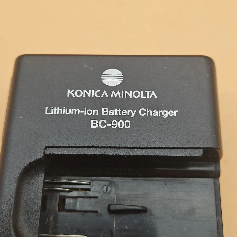 Konica Minolta Lithium-ion Battery Charger BC-900